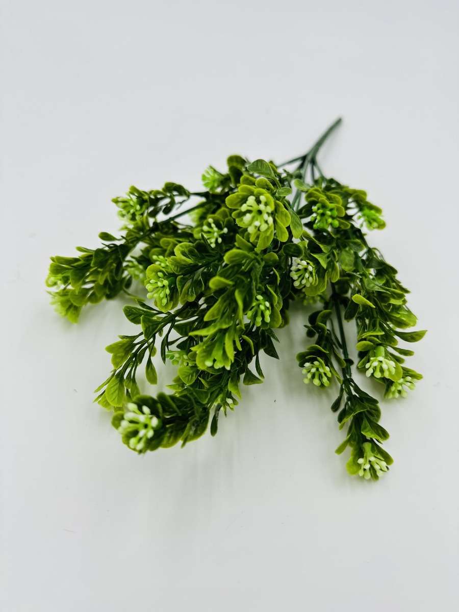 verdeata artificiala — buchet de crengute verzi pentru baza aranjamentului