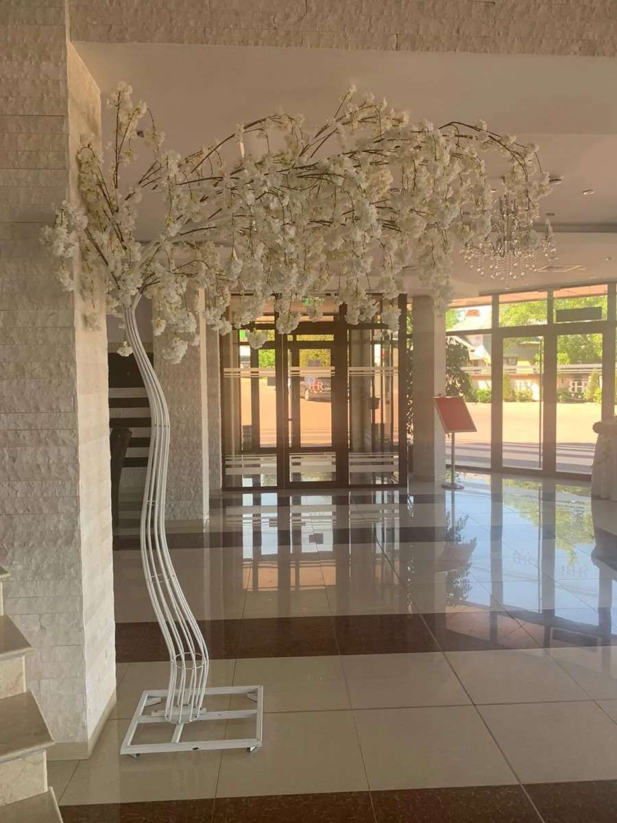 decor de nuntă — copac de 2,60 metri cu 40 de crengute pentru mesajele invitaților