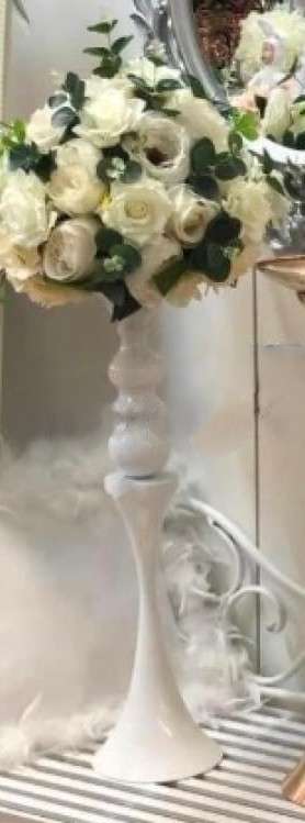 decor de nuntă — sfeșnic alb înalt de 70 cm pentru lângă altar