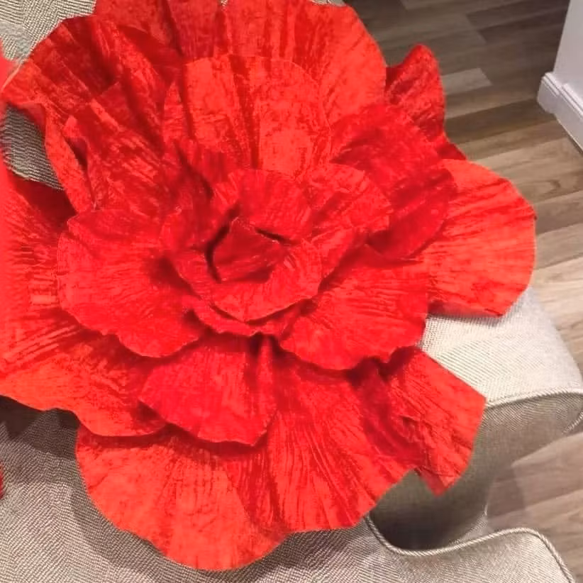 flori gigant — floare din catifea roșie, diametru 60 de centimetri, pentru zona foto
