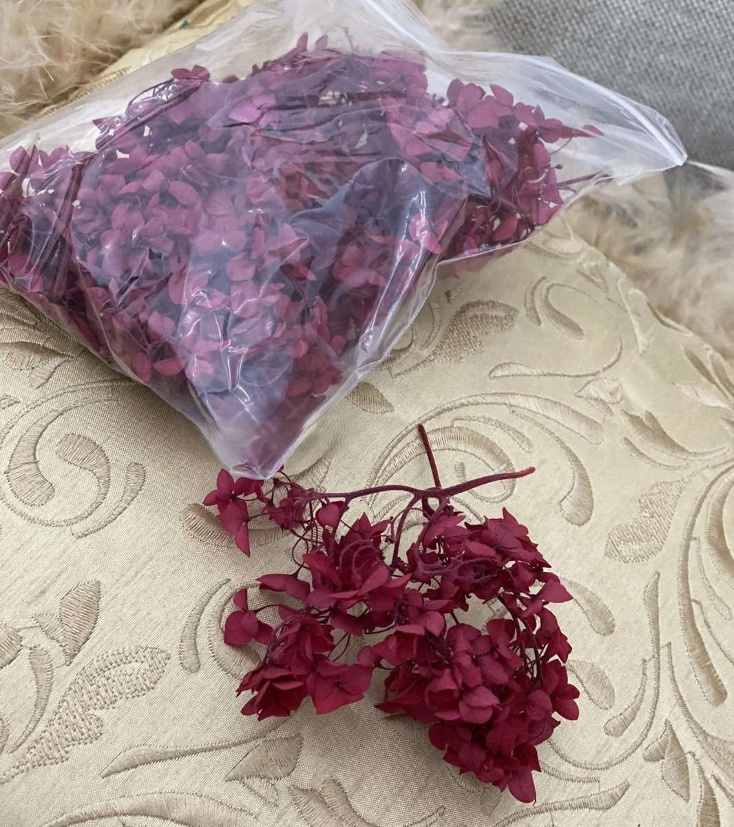 decor de nuntă — hortensie criogenată grena pentru paleta de toamnă