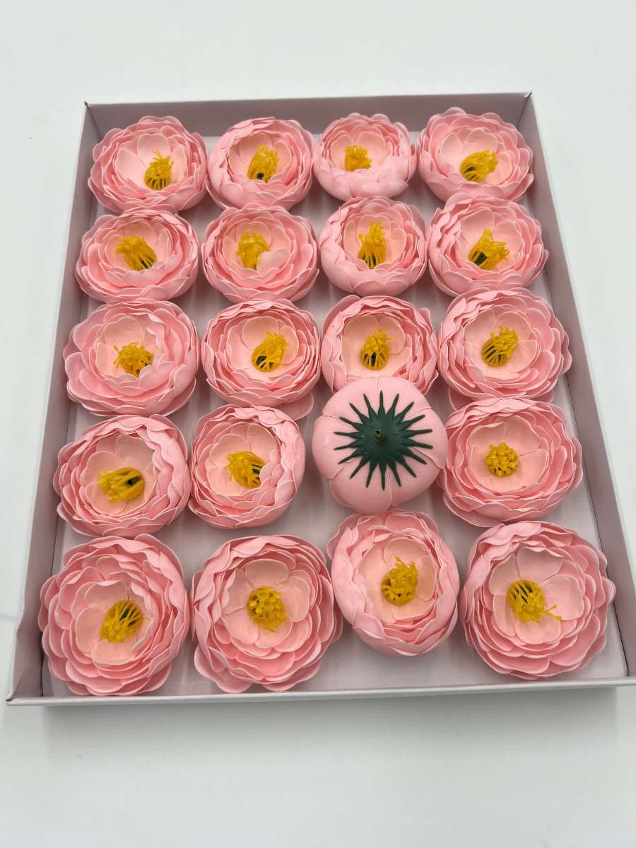 flori de săpun de ziua de naștere — bujori roz bonbon în cutie de 20 de flori