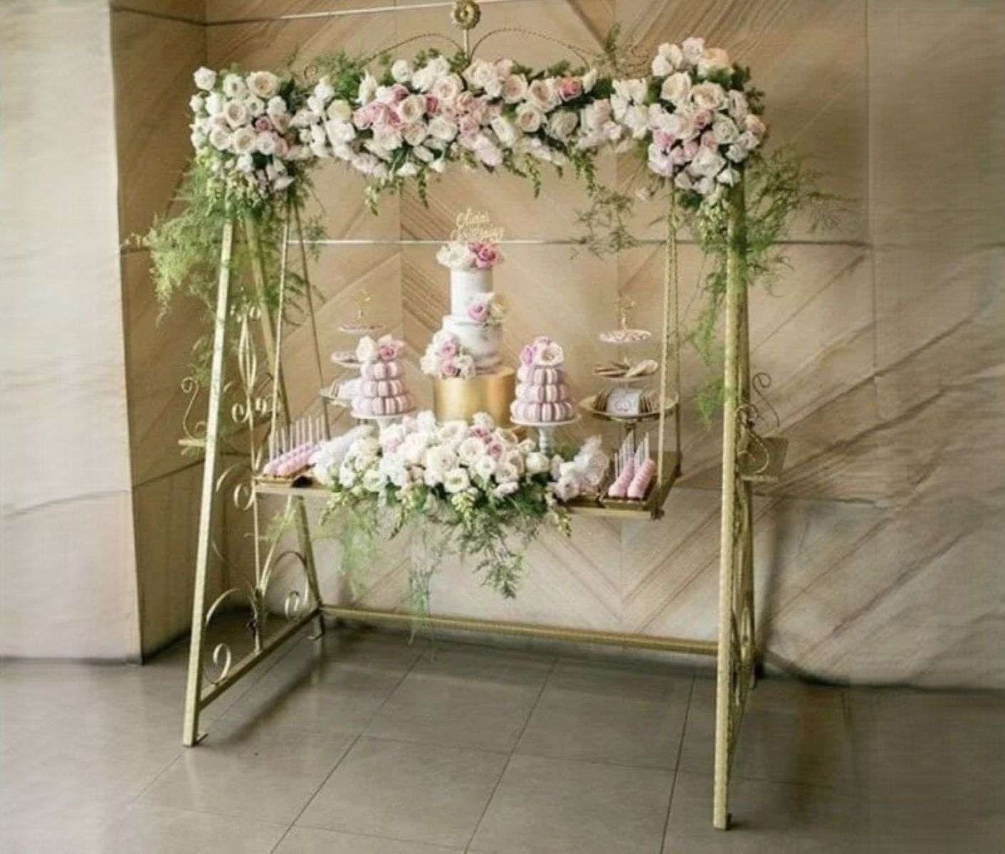 Candy bar la nuntă: unde îl așezi și cu ce îl decorezi