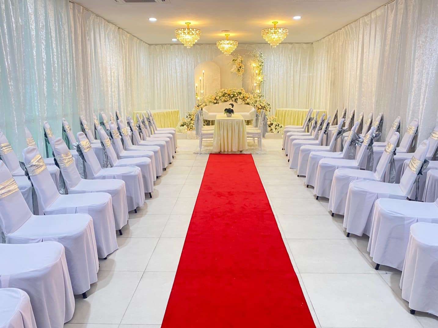 Gală de premiere — decor de la intrare până la scenă