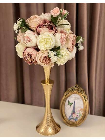 Aranjament floral gata facut cod 623 – 30-35 cm