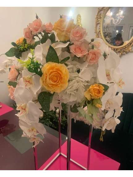 Aranjament floral diametru 50 cm cu orhidee, hortensie si trandafiri – Cod PNT