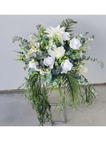 Aranjament floral diametru 30 cm Cod 02.