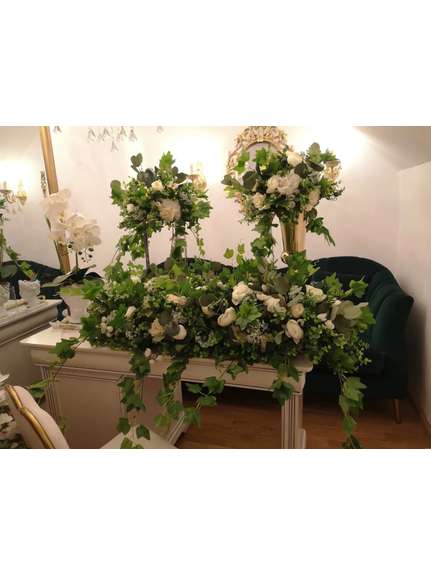 Aranjament floral prezidiu 100 cm cu flori albe si verdeata – IRINA