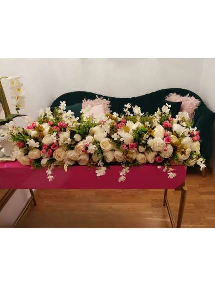 Aranjament floral prezidiu lungime 1 m cu trandafiri albi si roz – Cod 107
