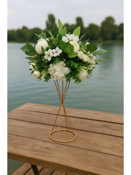 Aranjament Royal Green cu Trandafiri Albi – 45 cm Diametru