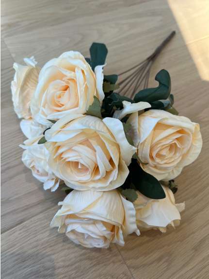 Trandafiri A133 Ivoire buchet 8 fire