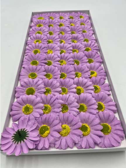 Margarete din sapun parfumat Daisy mare Mov cutie 50 de flori