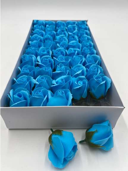 Trandafiri de sapun parfumat Middle Blue mic cutie 50 de flori