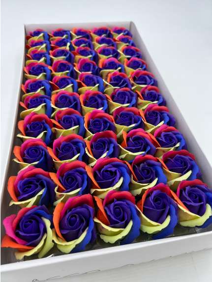 Trandafiri de sapun parfumat premium Rainbow deep purple -7culori cutie 50 de flori