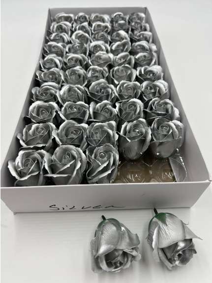 Trandafiri de sapun Silver cutie 50 de flori