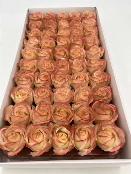 Trandafiri de sapun sidefati Gradient Wine red cu praf de sclipici cutie 50 de flori